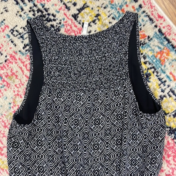 Joie Lawska Caviar Black Porcelain Print Silk Smocked Dress - Picture 10 of 10